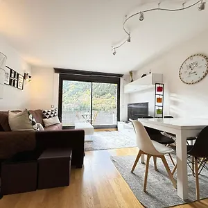 Life And A Pie De Pistas, Apartamento El Tarter